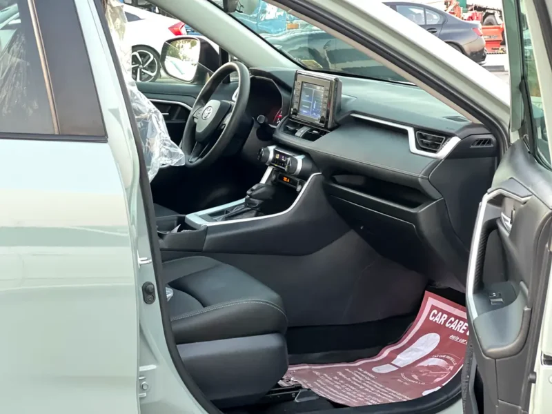 2021 Toyota Rav 4 XLE 4 Cylinders Petrol Engine Green Black SUV FULL OPTION