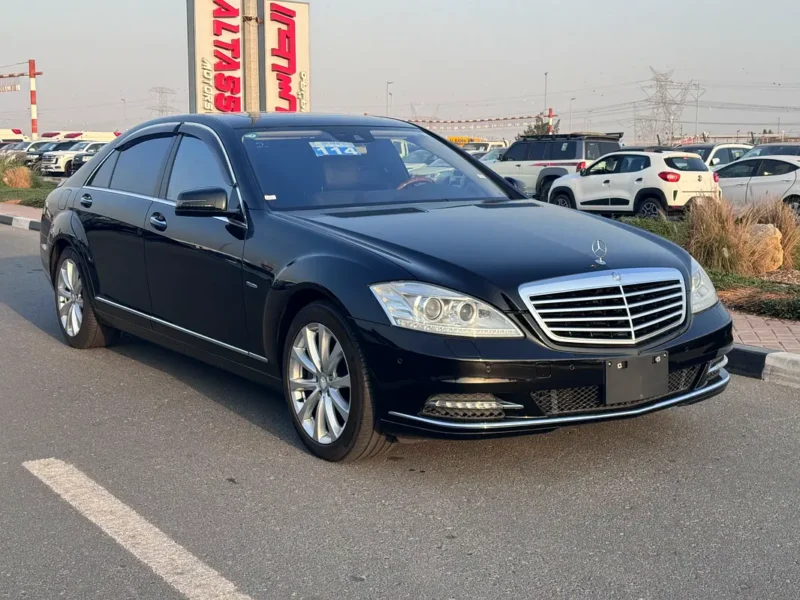 2012 Mercedes-Benz S-Class S 550 8 Cylinders Petrol Engine Black Sedan 4.5 GRADE
