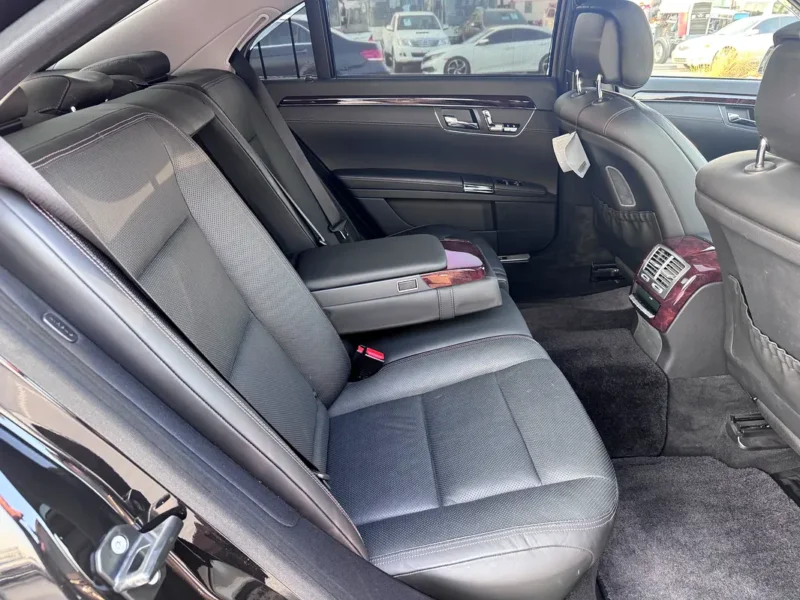 2012 Mercedes-Benz S-Class S 550 8 Cylinders Petrol Engine Black Sedan 4.5 GRADE