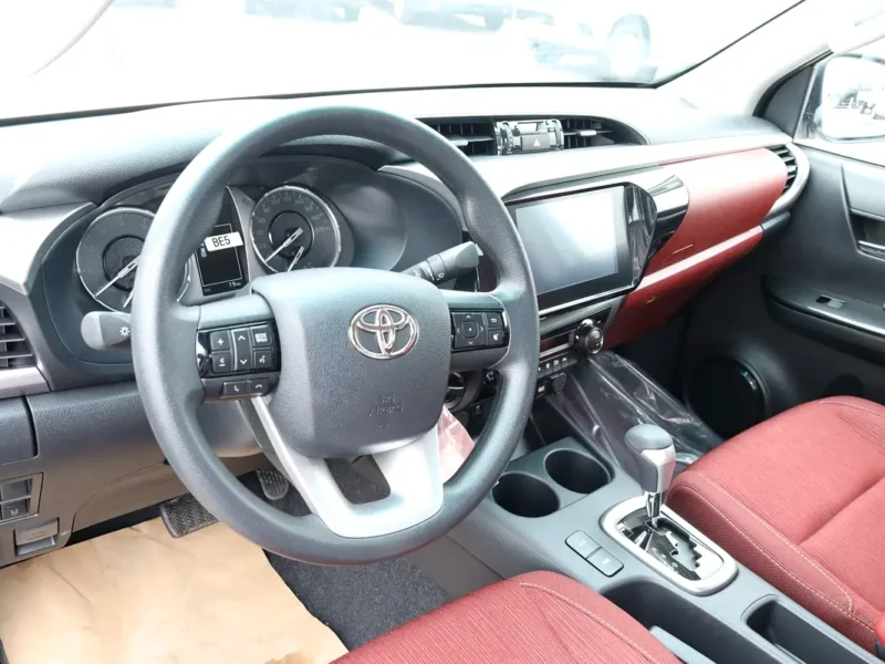 2026 Toyota Hilux SR5 2.7-liter Petrol 4 Cylinders Engine White Red Pickup Truck