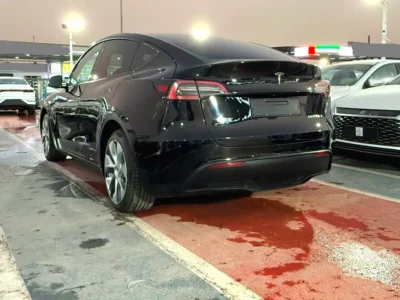 2022 Tesla Model Y Standard Electric Vehicle Black SUV 350 - 450 KM Range