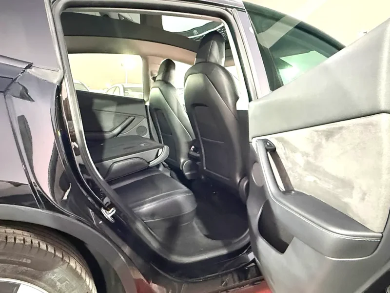 2022 Tesla Model Y Standard Electric Vehicle Black SUV 350 - 450 KM Range