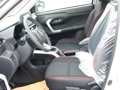 2025 Toyota Raize G 1.0 Litres 4 Cylinders Petrol Engine White Black SUV GCC Specs