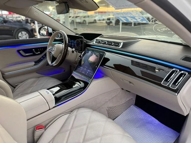 2022 Mercedes-Maybach S 580 4MATIC 4.0L V8 Biturbo with EQ Boost White Sedan