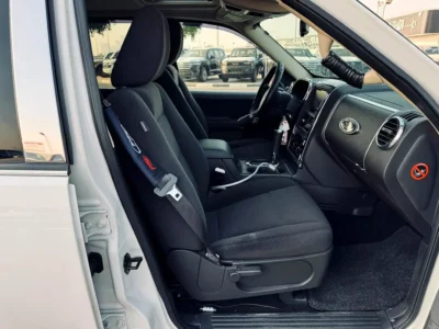 2010 Ford Explorer XLT 6 Cylinders Petrol Engine White Black SUV CLEAN TITLE