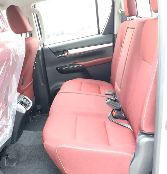 2026 Toyota Hilux SR5 2.7-liter Petrol 4 Cylinders Engine White Red Pickup Truck