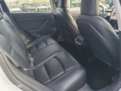 2020 Tesla Model 3 Standard Electric Vehicle 350 - 450 KM Range White Black Sedan