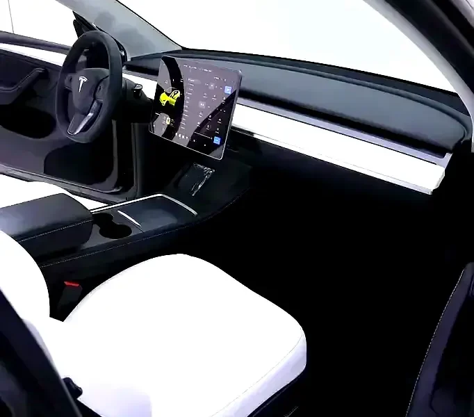 2024 Tesla Model Y Standard Electric Vehicle Blue White SUV 450 - 550 KM Range