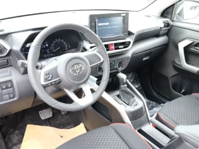 2025 Toyota Raize G 1.0 Litres 4 Cylinders Petrol Engine Silver Black SUV GCC Specs