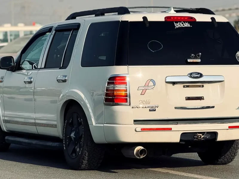 2010 Ford Explorer XLT 6 Cylinders Petrol Engine White Black SUV CLEAN TITLE
