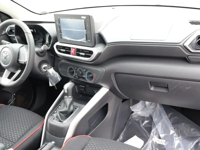 2025 Toyota Raize G 1.0 Litres 4 Cylinders Petrol Engine White Black SUV GCC Specs