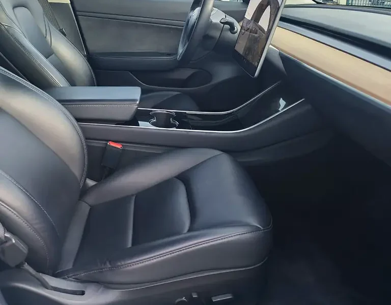 2020 Tesla Model 3 Standard Electric Vehicle 350 - 450 KM Range White Black Sedan