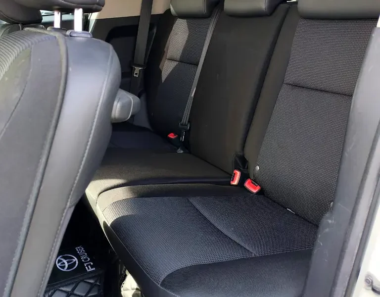 2021 Toyota FJ Cruiser VXR 6 Cylinders Petrol Engine White Black SUV GCC Specs