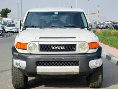 2021 Toyota FJ Cruiser VXR 6 Cylinders Petrol Engine White Black SUV GCC Specs