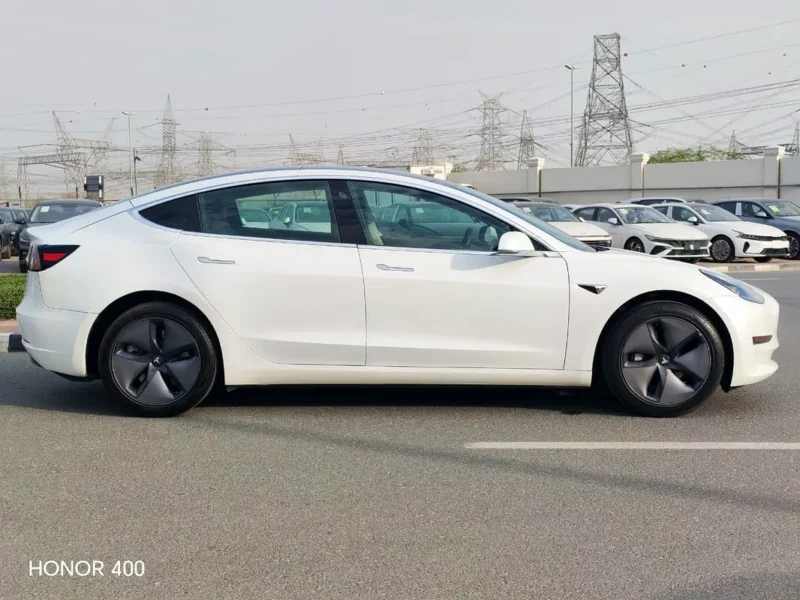2020 Tesla Model 3 Standard Electric Vehicle 350 - 450 KM Range White Black Sedan