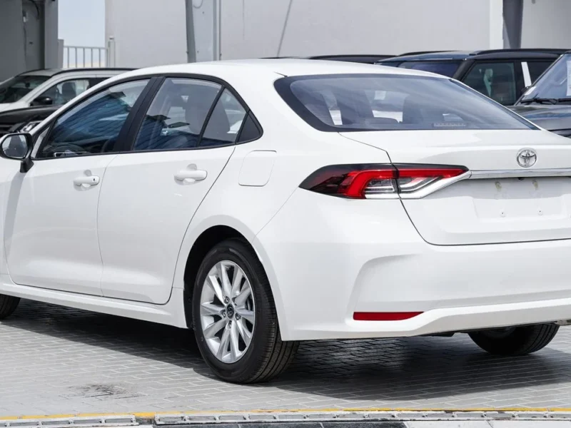2025 Toyota Corolla 1.8 Litres 4-Cylinder Hybrid Engine White Black Sedan