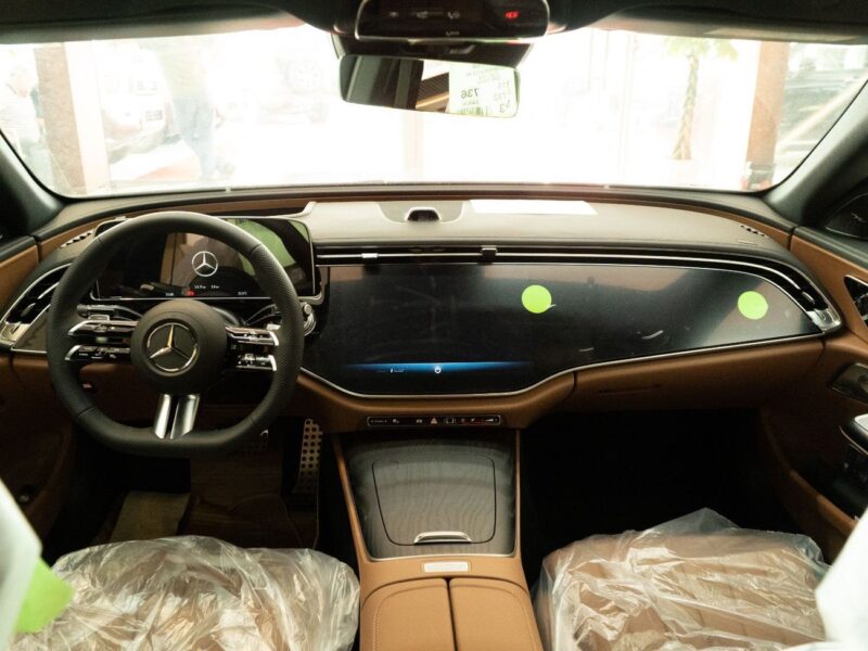2025 Mercedes-Benz E300 2.0 Litres 4 Cylinders Petrol Engine Silver Tan Sedan