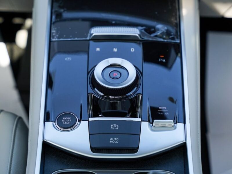 2025 Kia Sportage L TX 1.5 Litres 4 Cylinders Petrol Engine White Beige SUV Automatic