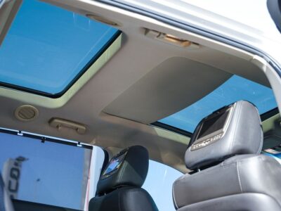 2015 Lincoln MKT 3.5-liter twin-turbocharged EcoBoost V6 Petrol Engine White Black SUV