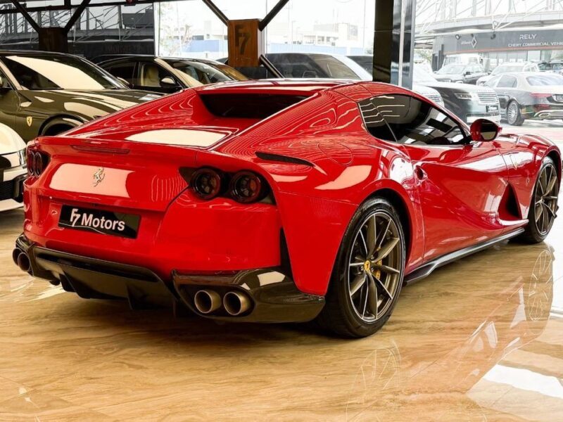 2021 Ferrari 812 GTS 6.5 L naturally aspirated V12 Engine Red Black Sports Car