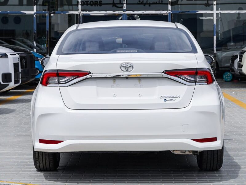 2025 Toyota Corolla 1.8 Litres 4-Cylinder Hybrid Engine White Black Sedan