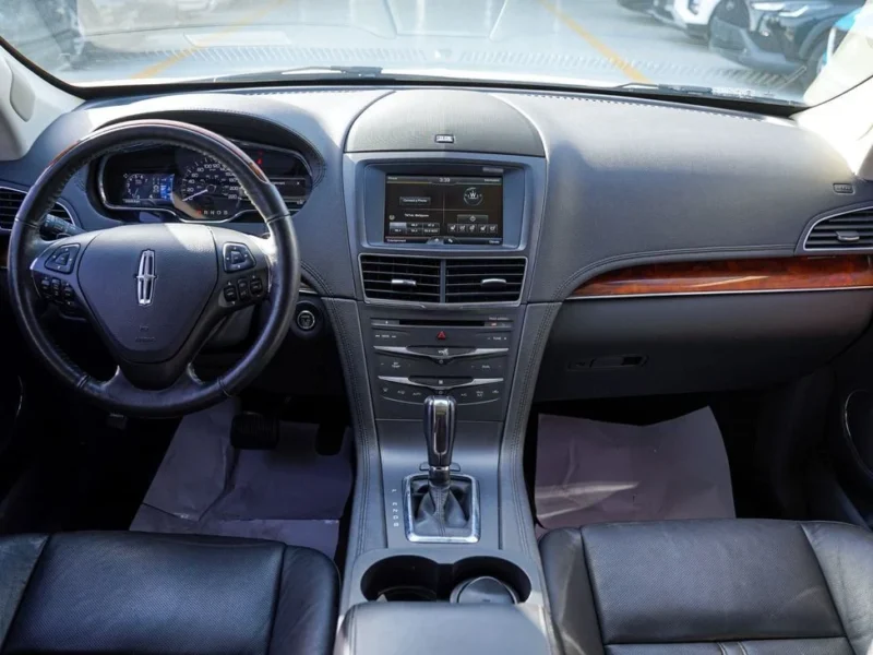 2015 Lincoln MKT 3.5-liter twin-turbocharged EcoBoost V6 Petrol Engine White Black SUV