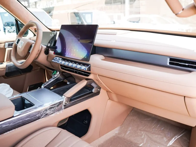 2026 Dongfeng M-Hero M817 1.5-liter turbocharged 4-cylinder Engine Green Brown SUV