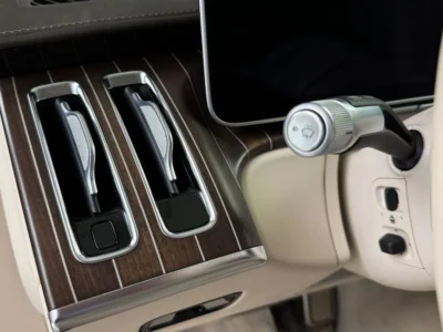 2023 Mercedes Maybach S680 6.0 L V12 Twin-Turbo Two tone Gold Black Beige Sedan