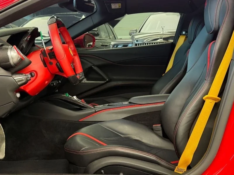 2021 Ferrari 812 GTS 6.5 L naturally aspirated V12 Engine Red Black Sports Car