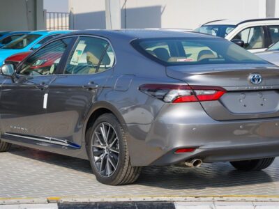 2022 Toyota Camry 2.5 Litres 4 Cylinders Hybrid Engine Gold Beige Sedan GCC Specs