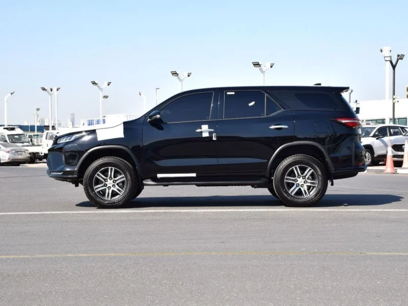 2026 Toyota Fortuner SR5 2.7 Litres 4 Cylinders Petrol Engine Black Beige SUV GCC