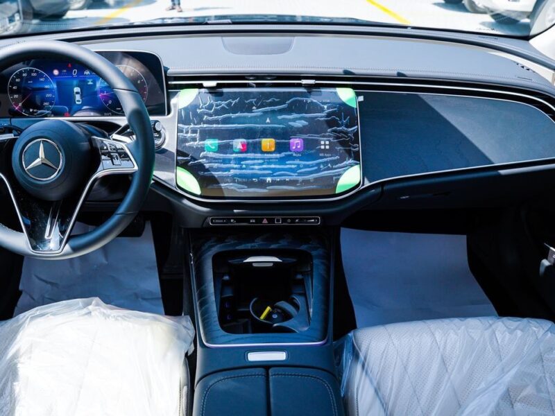 2026 Mercedes-Benz E-Class E200 2.0-liter 4-cylinder turbocharged Engine Black Beige Sedan