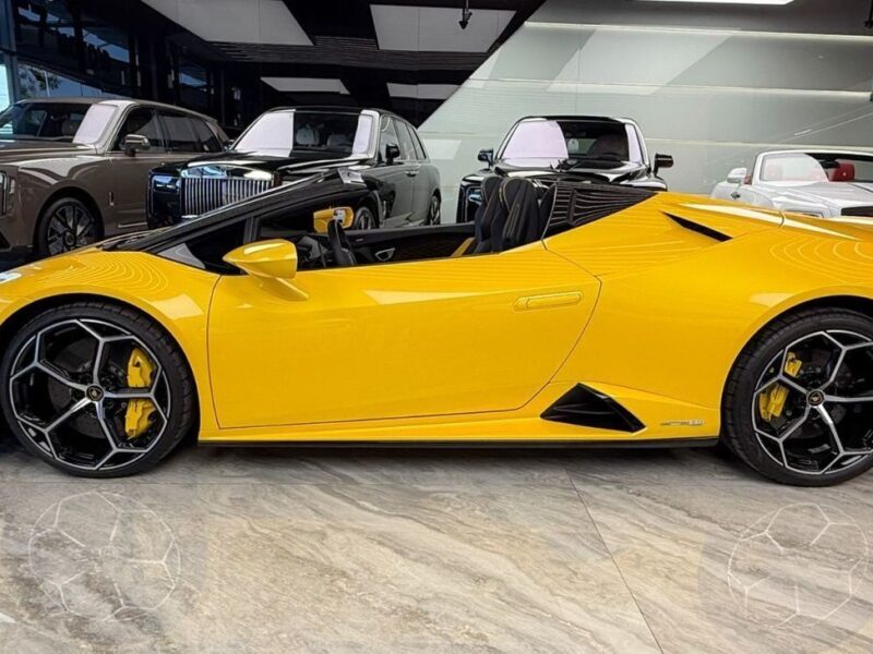 2023 Lamborghini Huracan Evo Spyder 5.2L Naturally Aspirated V10 Yellow Black Coupe