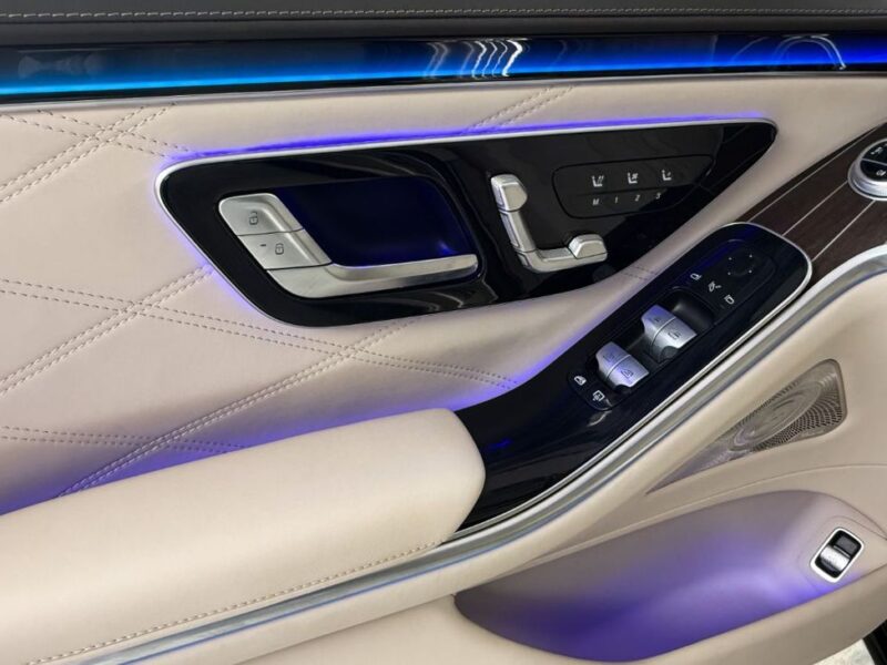2023 Mercedes Maybach S680 6.0 L V12 Twin-Turbo Two tone Gold Black Beige Sedan
