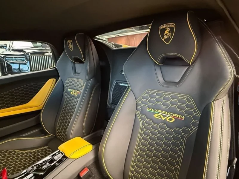 2023 Lamborghini Huracan Evo Spyder 5.2L Naturally Aspirated V10 Yellow Black Coupe