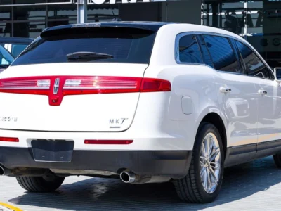 2015 Lincoln MKT 3.5-liter twin-turbocharged EcoBoost V6 Petrol Engine White Black SUV