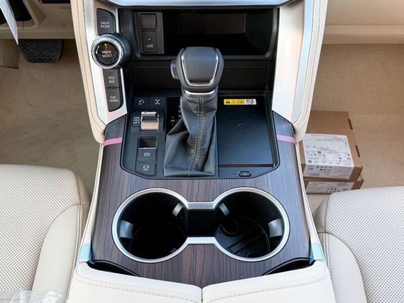 2026 Toyota Land Cruiser GXR 3.5L V6 Twin-Turbo Petrol Engine White Beige SUV GCC