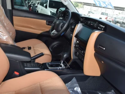 2026 Toyota Fortuner SR5 2.7 Litres 4 Cylinders Petrol Engine Black Beige SUV GCC