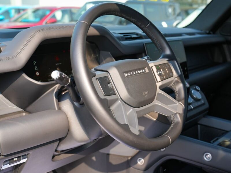 2025 Land Rover Defender 5.0 Litres Supercharged V8 Petrol Engine Black SUV