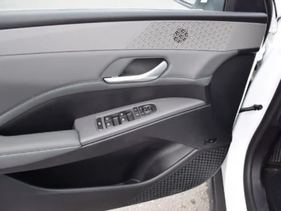 2025 BYD QIN PLUS DM-i 55-km 1.5L 4 Cylinders Plug in Hybrid Engine White Grey Sedan