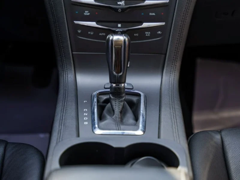 2015 Lincoln MKT 3.5-liter twin-turbocharged EcoBoost V6 Petrol Engine White Black SUV