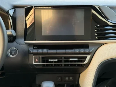 2025 Toyota Camry HEV LV Hybrid 2.5L 4 Cylinders Engine White Tan Sedan GCC