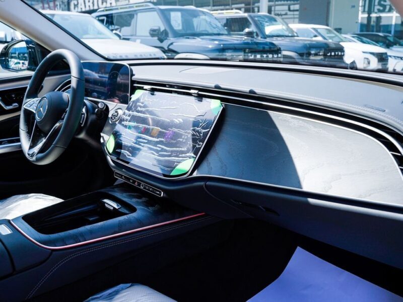 2026 Mercedes-Benz E-Class E200 2.0-liter 4-cylinder turbocharged Engine Black Beige Sedan