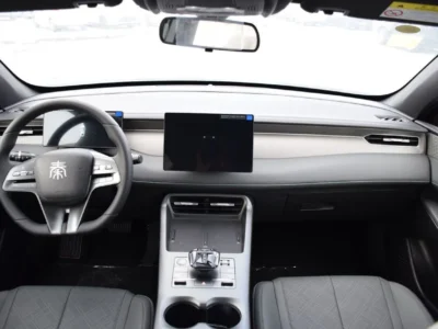 2025 BYD QIN PLUS DM-i 55-km 1.5L 4 Cylinders Plug in Hybrid Engine White Grey Sedan
