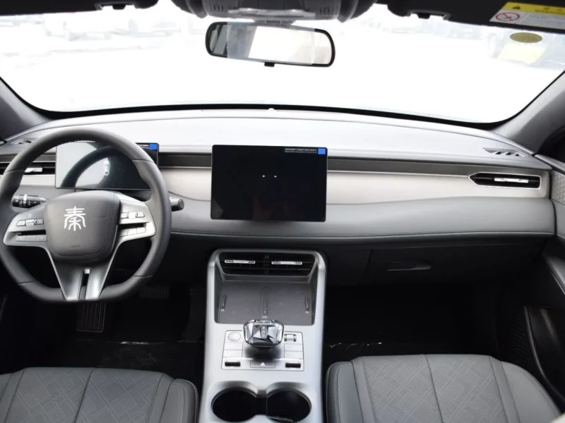 2025 BYD QIN PLUS DM-i 55-km 1.5L 4 Cylinders Plug in Hybrid Engine White Grey Sedan