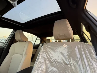 2025 Toyota Camry HEV LV Hybrid 2.5L 4 Cylinders Engine White Tan Sedan GCC