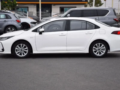2025 Toyota Corolla Elite 1.8 Litres Hybrid 4 Cylinder Engine White Grey Sedan