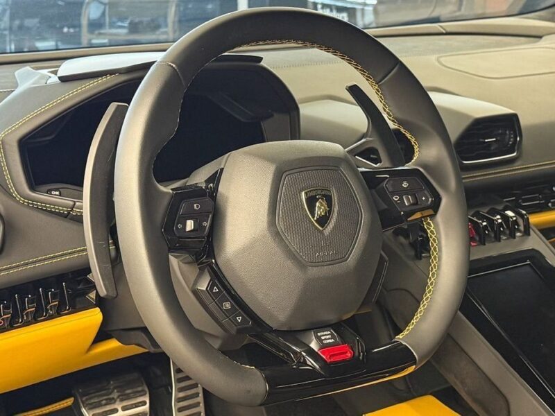 2023 Lamborghini Huracan Evo Spyder 5.2L Naturally Aspirated V10 Yellow Black Coupe