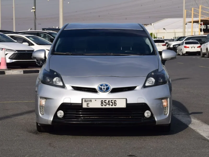2013 Toyota Prius 1.8 Litres 4 Cylinders Hybrid Engine Silver Beige Sedan Automatic