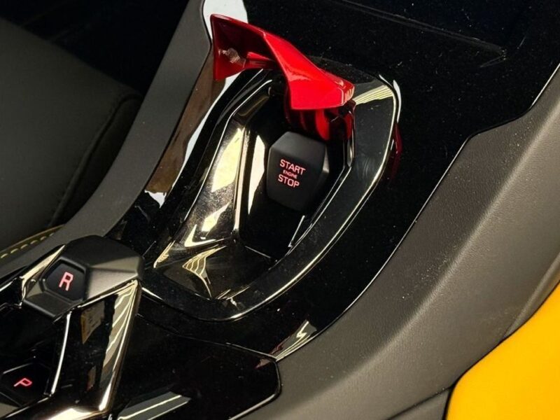 2023 Lamborghini Huracan Evo Spyder 5.2L Naturally Aspirated V10 Yellow Black Coupe